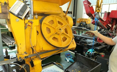 石峰金属带锯床的日常使用和保养注意事项！